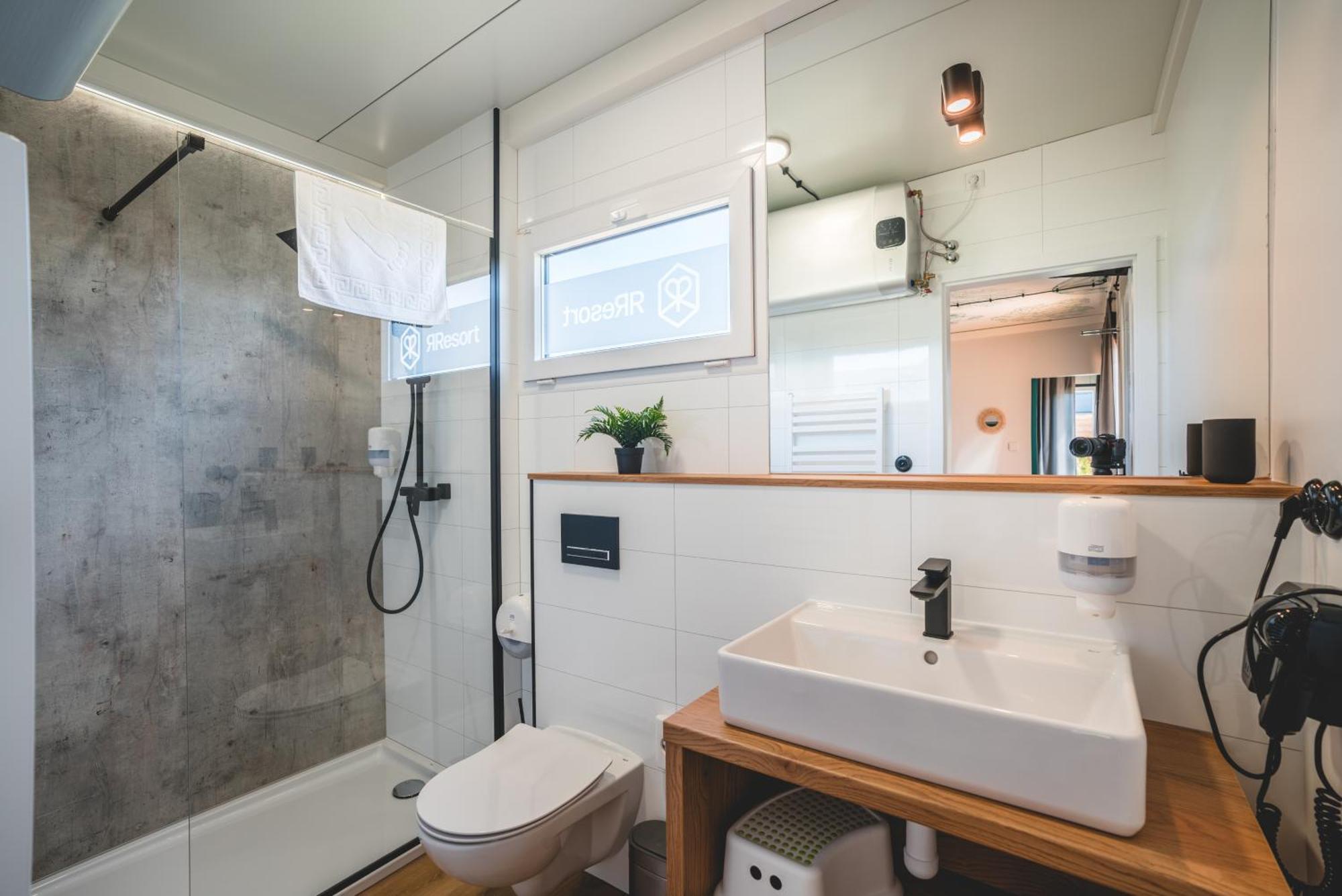 Rresort - Domki Z Krytym I Podgrzewanym Basenem, Sauna, Wifi, Parking W Cenie! 레왈 외부 사진